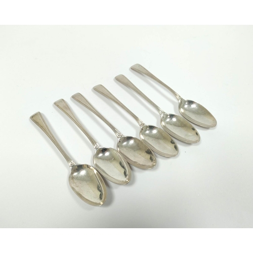 18 - Set of six silver tea spoons, thread edged, crested, by Smith & Fearn, 1794. 