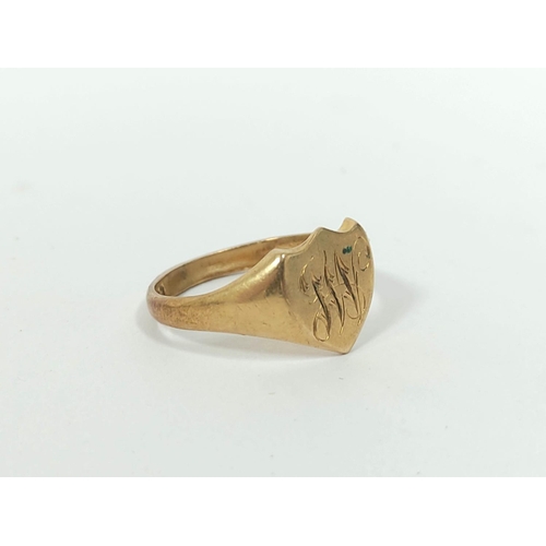 138 - 9ct gold buckle ring and a similar 18ct signet ring 9.8g. (2).