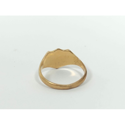 138 - 9ct gold buckle ring and a similar 18ct signet ring 9.8g. (2).