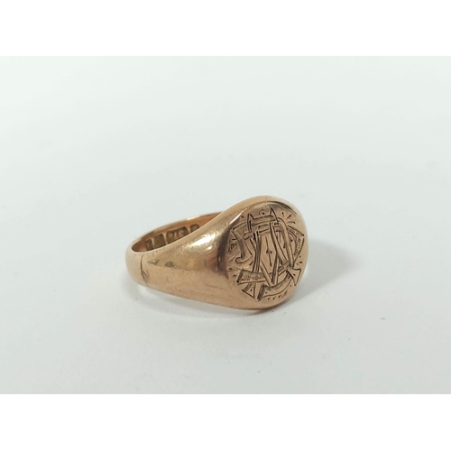 139 - 9ct gold signet ring, monogrammed, 8.5g, size 'T'.