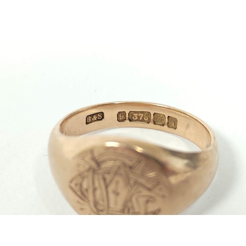 139 - 9ct gold signet ring, monogrammed, 8.5g, size 'T'.