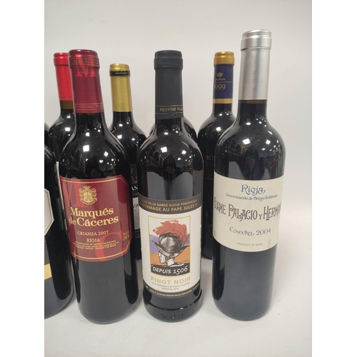 205 - Twelve bottles of red wine, mainly Spanish, to include Vina Izadi Rioja Reserva 1997, 75cl, 13.5%vol... 