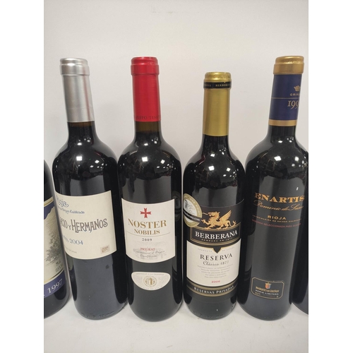 205 - Twelve bottles of red wine, mainly Spanish, to include Vina Izadi Rioja Reserva 1997, 75cl, 13.5%vol... 