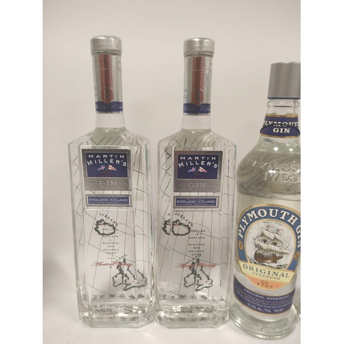 226 - Seven bottles of gin to include three bottles of Bombay Sapphire London Dry Gin, 100cl, 47% vol, two... 