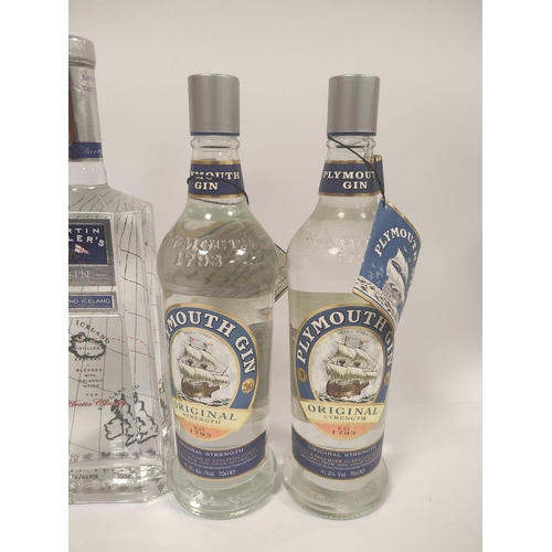 226 - Seven bottles of gin to include three bottles of Bombay Sapphire London Dry Gin, 100cl, 47% vol, two... 