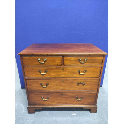 410 - George III mahogany chest of drawers, fitted with two short drawers over three long graduated drawer... 