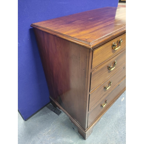 410 - George III mahogany chest of drawers, fitted with two short drawers over three long graduated drawer... 