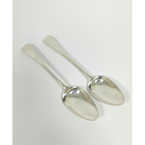 169 - Pair of table spoons by Smith & Fearn 1789 and three dessert spoons, fiddle pattern, 1819 (2) an... 