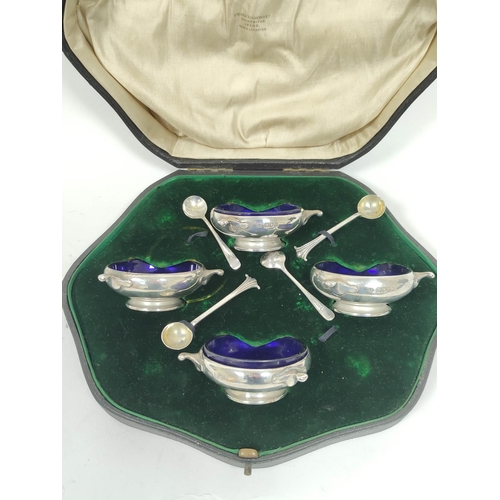 173 - Set of three silver circular salts with triple grips, by Charles Edwards 1906, 160g / 5½oz approx., ... 