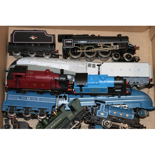 29 - Hornby OO gauge model railways locomotives to include 4-6-2 Sir Nigel Gresley 4498 LNER blue, 4-6-2 ... 