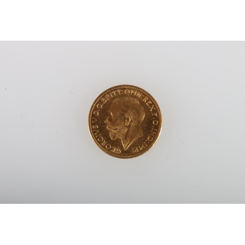 383 - UNITED KINGDOM gold sovereign type coin, the obverse with bust of George V, the reverse dated 1907,&... 