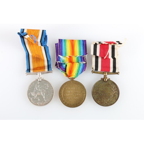 539 - Medals of 2nd Lieutenant John D Allison of the Highland Light Infantry comprising WWI British war me... 