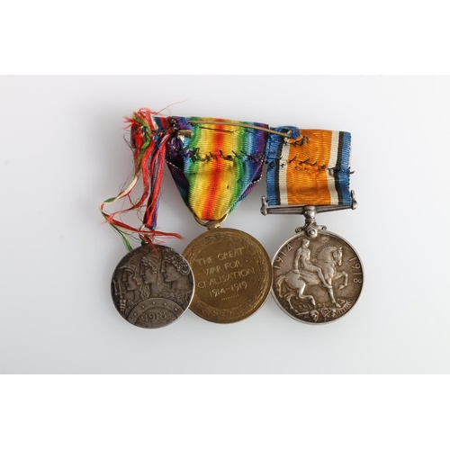 573 - Medals of 2nd Lieutenant J L Bennett comprising WWI war medal and victory medal [2 LIEUT J L BENNETT... 