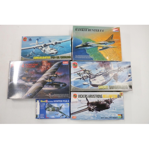 60 - Airfix model aircraft kits to include A06001 Short Sunderland III, 05007 Consolidated PBY-5A Catalin... 