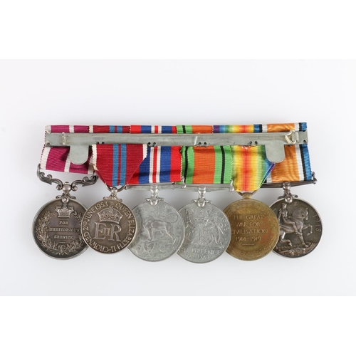 615 - Medals of 5553 and 291909 Sergeant J S Munro of the 7th Royal Highlanders comprising George V (bareh... 