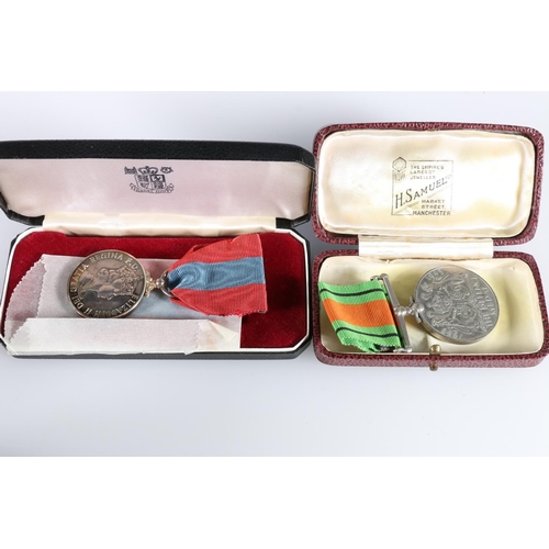 857 - Elizabeth II efficiency decoration dated to the reverse 1972, in fitted Royal Mint issue case with m... 