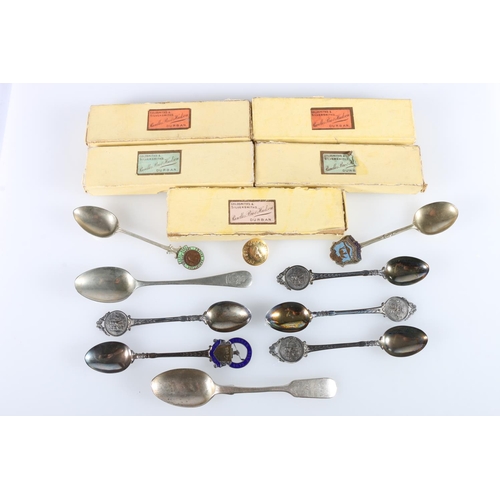 933 - 9ct gold Durban Golf Club button 4.1g and five silver golfing spoons in Randles Bro and Hudson boxes... 