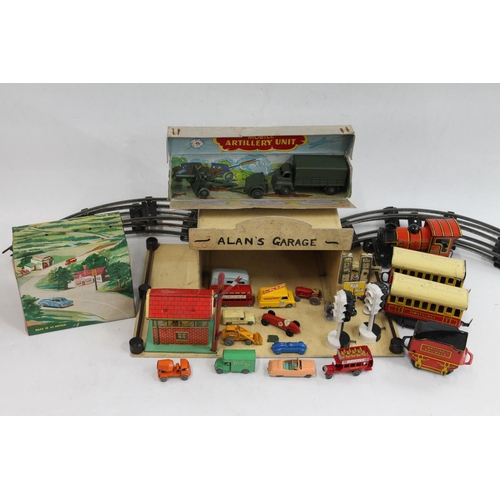101 - Vintage diecast Mobile Artillery Unit boxed, a English made Brimtoy?  0-4-0 clockwork tinplate ... 