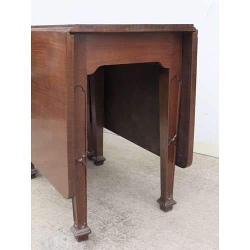 389 - Good 19th century mahogany drop flap gateleg dining table, the tapered legs with carved gothic latti... 