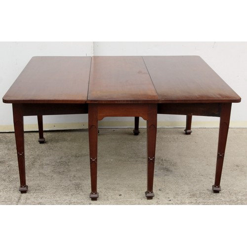 389 - Good 19th century mahogany drop flap gateleg dining table, the tapered legs with carved gothic latti... 