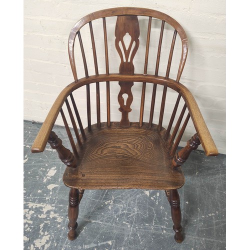 408 - Ladies ash Windsor chair, the hoop frame and pierced splat on turned supports united by turned under... 