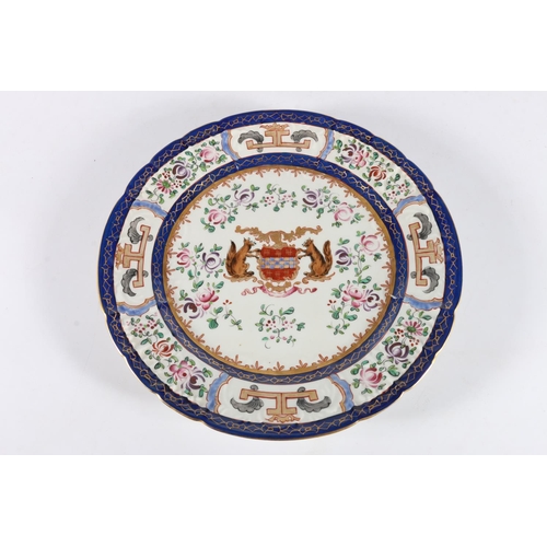 207 - Samson of Paris armorial porcelain dish, 25cm diameter.