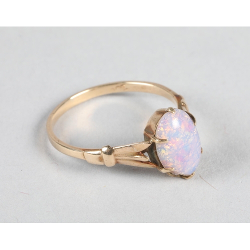 55 - 9 carat yellow gold opal set ring; ring size M; 1.7g gross weight