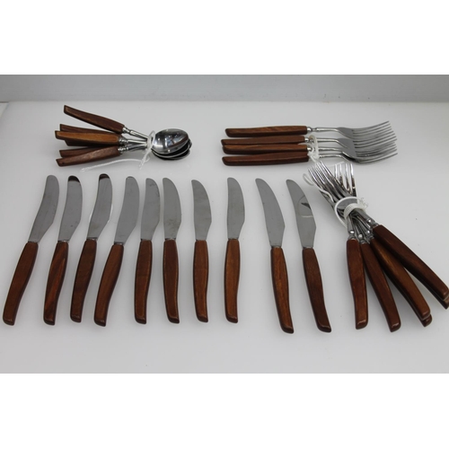 15 - Glosswood treen handled flatware.