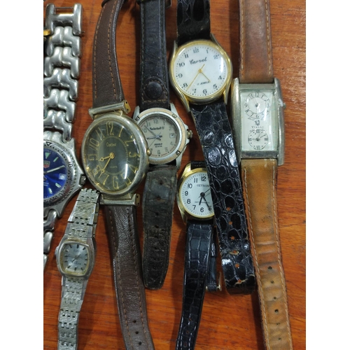 44 - Bag of vintage quartz and mechanical watches to include Sekonda, Carvel etc