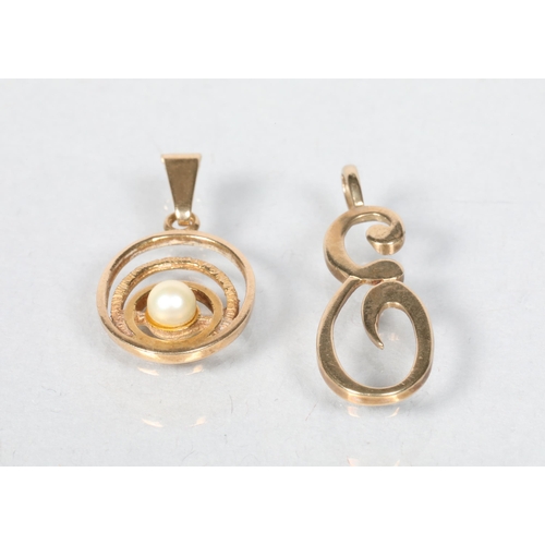 77 - 9 carat yellow gold and pearl mounted pendant; together with an unmarked yellow metal pendant; 3.1g ... 