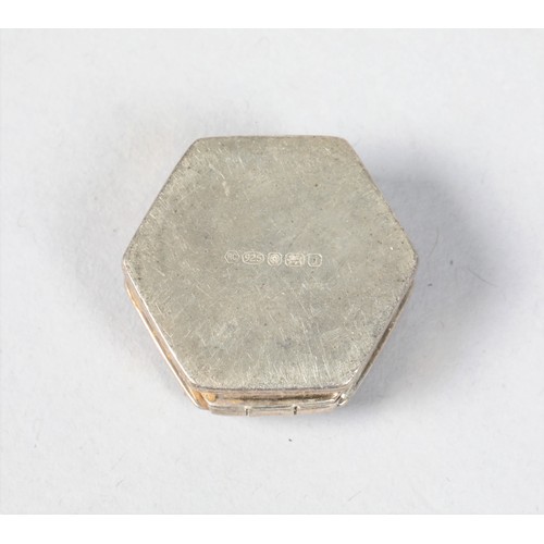 183 - Assorted silver and silver plate to include a contemporary silver hexagonal pillbox; silver plate ri... 