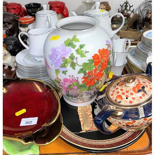 302 - Assorted decorative ceramics to include part Noritake dinner set etc (tray)