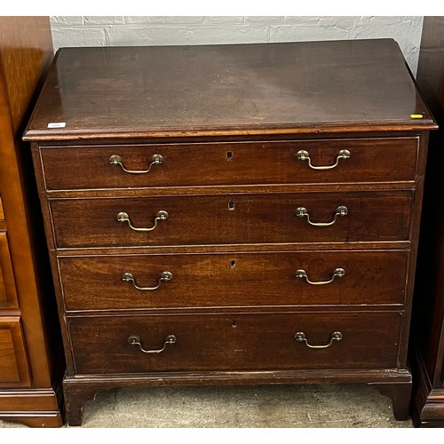 558 - Victorian mahogany graduated chest of drawers 92 x 51 x 92 cm