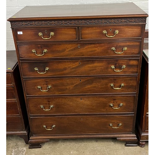 560 - Mahogany two over five chest of drawers 142 x 113 x 56cm