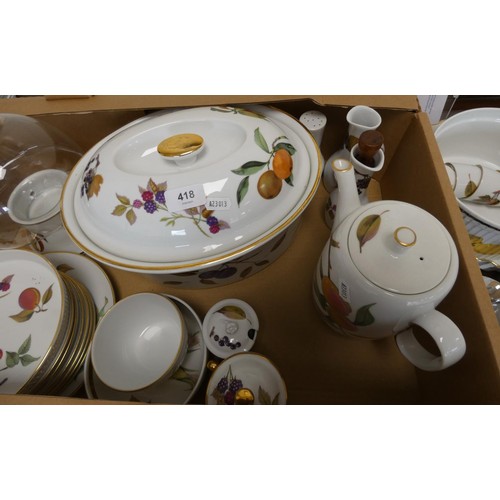 418 - Collection of various Royal Worcester Evesham tablewares