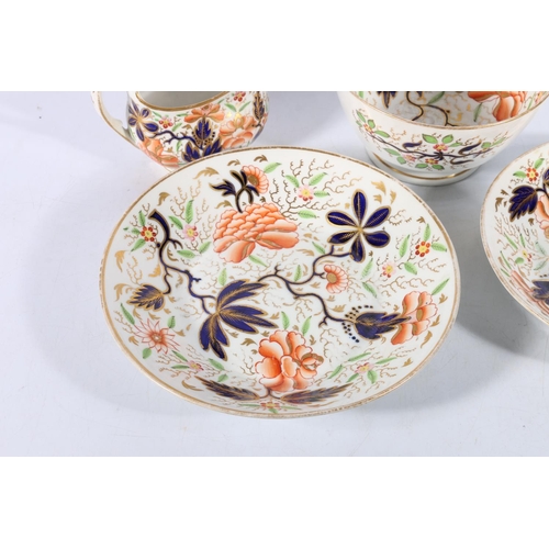 30 - Four pieces of New Hall style Imari pattern china.