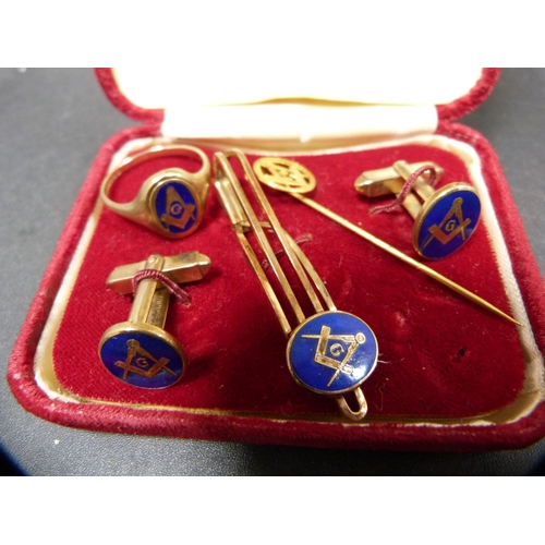 27 - Group of Masonic enamel crested jewellery to include a 9ct gold ring and a 9ct gold stick pin, 5.8g ... 