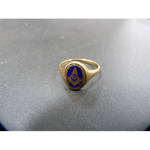 27 - Group of Masonic enamel crested jewellery to include a 9ct gold ring and a 9ct gold stick pin, 5.8g ... 