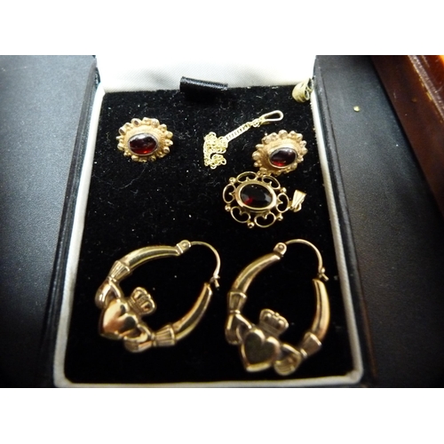 60 - Quantity of costume and other jewellery to include pendants, earrings, chains etc.