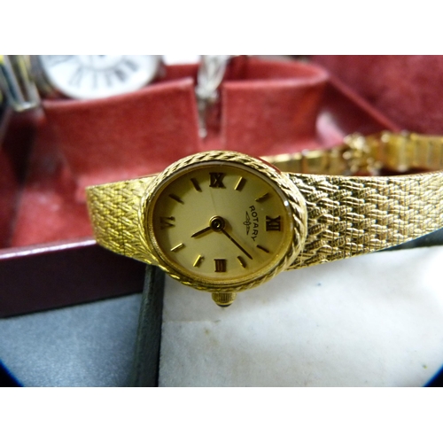 60 - Quantity of costume and other jewellery to include pendants, earrings, chains etc.