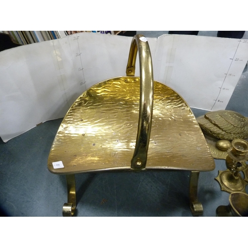 85 - Brass ornaments to include horse brasses.