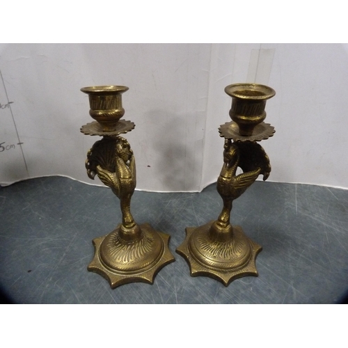 85 - Brass ornaments to include horse brasses.