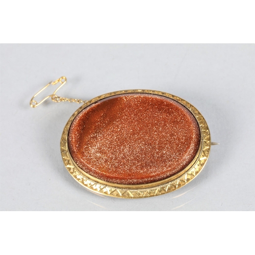 52 - Unmarked yellow metal  stone set brooch; 5cm long