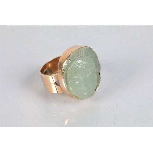 53 - 9 carat yellow gold and green jadeite / jade ring; ring size N; 11.9g gross weight