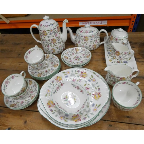 71 - Minton 'Haddon Hall' dinner service. 