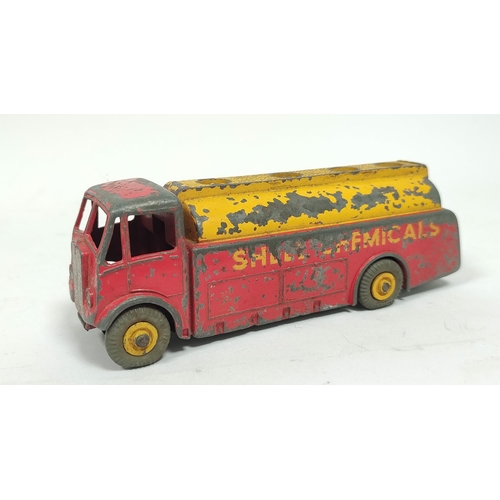 43 - Collection of loose 1950s Dinky die-cast vehicles to include AEC Tanker (Shell) 991, Commercial Reco... 