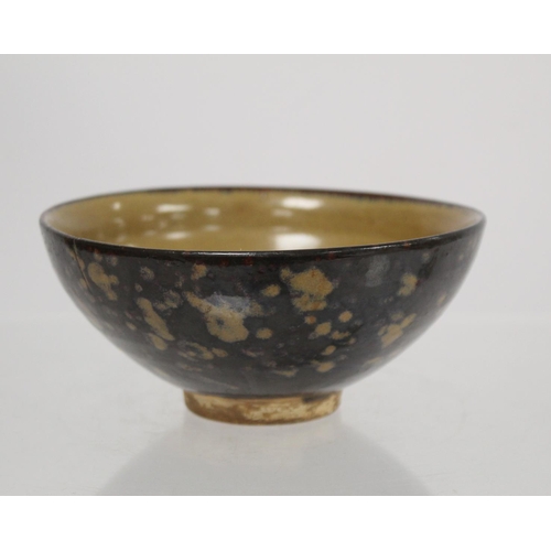 238 - Chinese Jizhou tortoiseshell type pottery bowl, the interior decorated with two flying horses, 13.5c... 