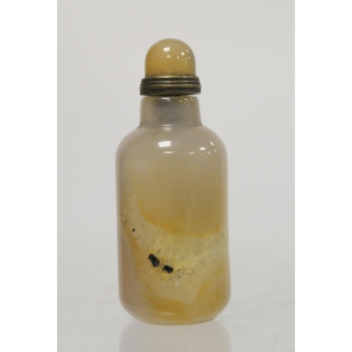 242 - Chinese mottled brown and grey agate snuff bottle of cylindrical form with domed stopper. 8cm high.