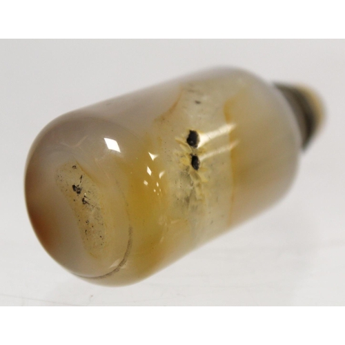 242 - Chinese mottled brown and grey agate snuff bottle of cylindrical form with domed stopper. 8cm high.