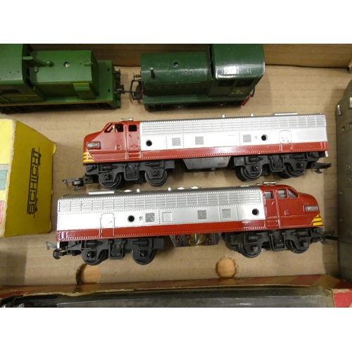 210 - Box of model locomotives and rolling stock.